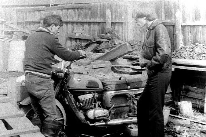 с Амбалом, у мотоцикла, в Хандыге