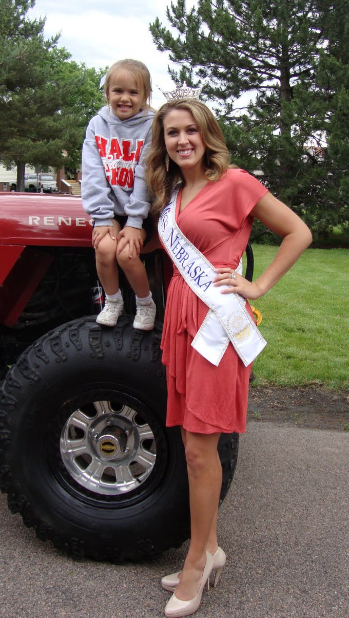 Мисс Небраска и прототип Renegade‎