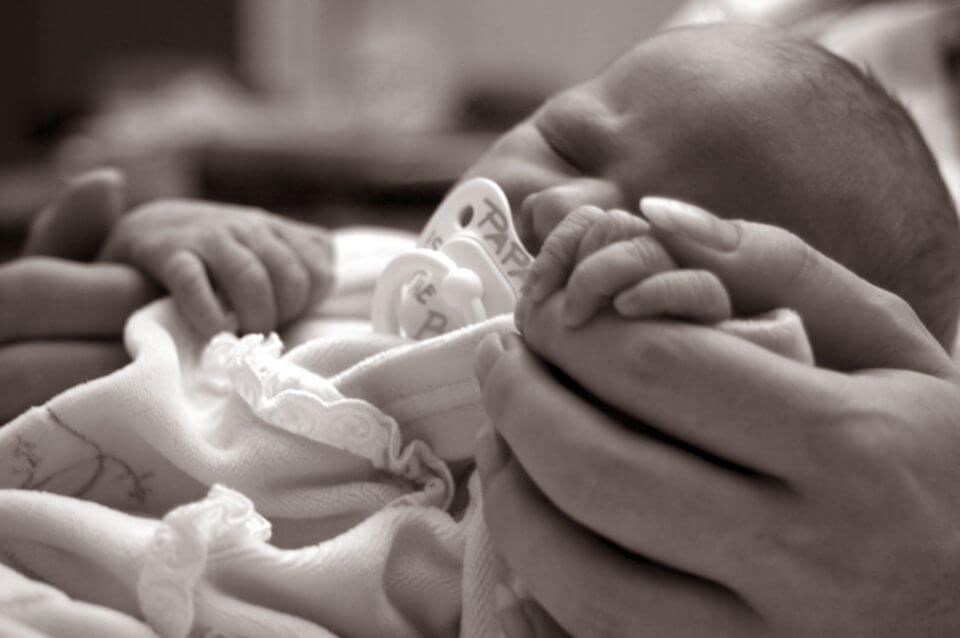 спасение младенца