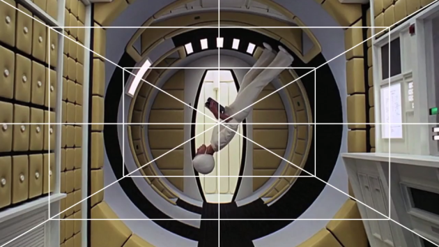 Симметрия Стэнли Кубрика в примерах