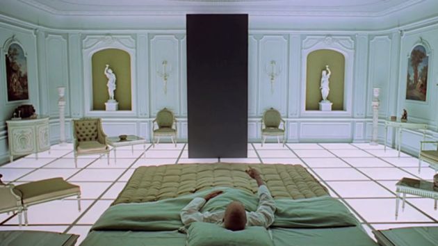 Симметрия Стэнли Кубрика в примерах