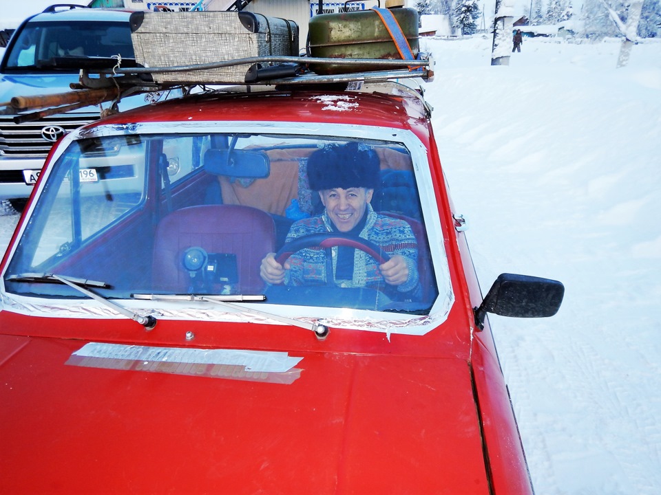 Усику понравился наш транспорт, но поменяться на свой он так и не решился.