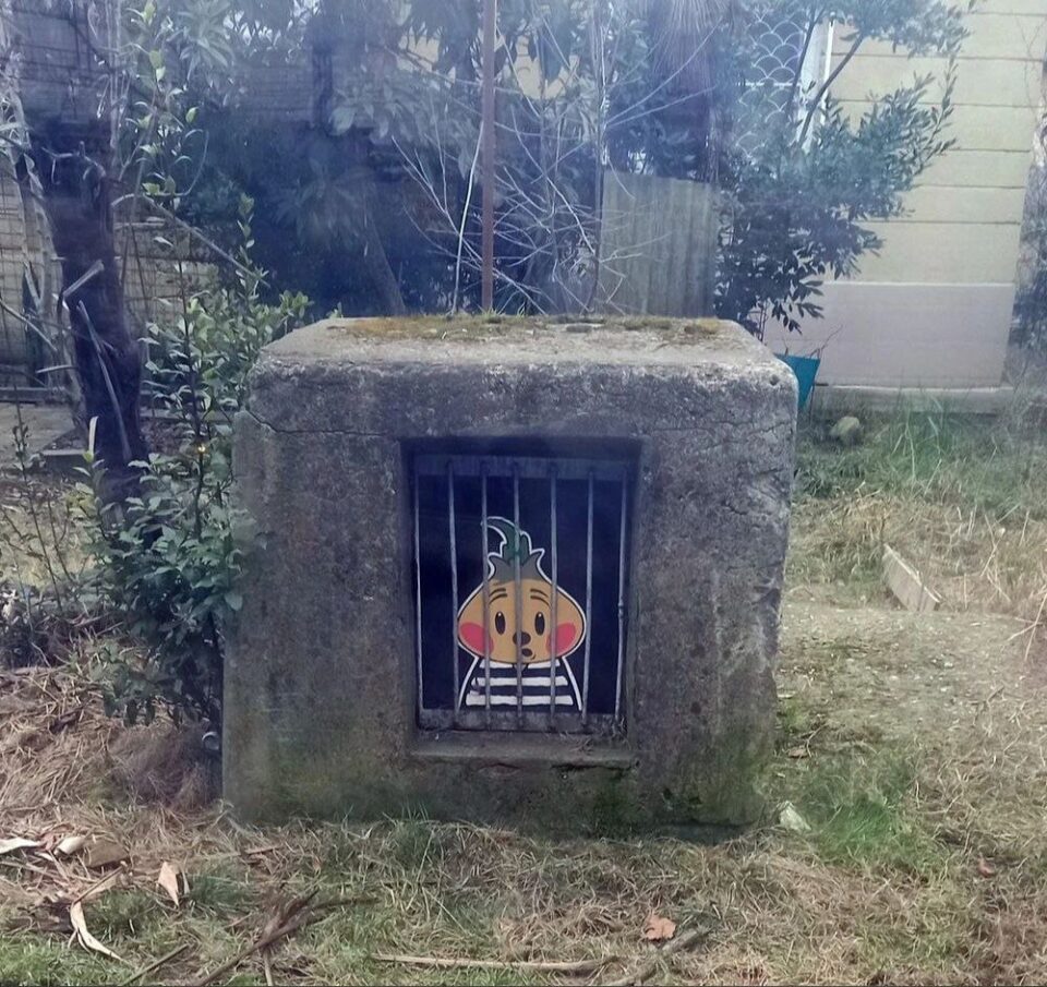 в тюремной библиотеке